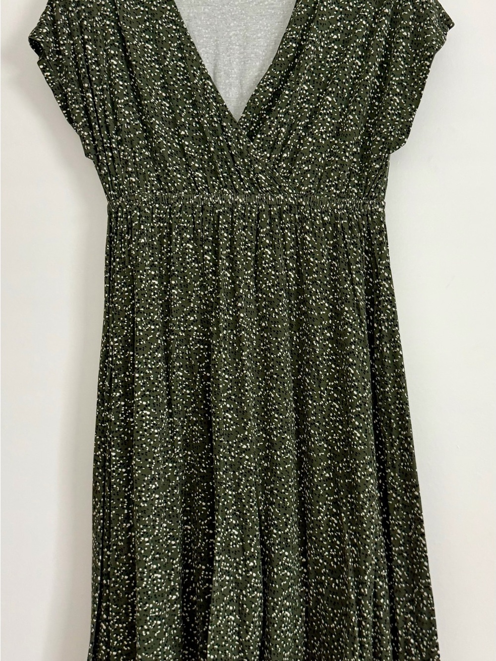 Amazon Essentials Olive Green Speckled V-Neck Knee length Dress